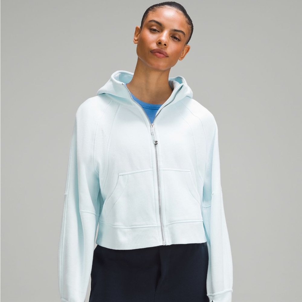 Lululemon Scuba Oversized Full-Zip Hoodie
Sheer Blue M/L